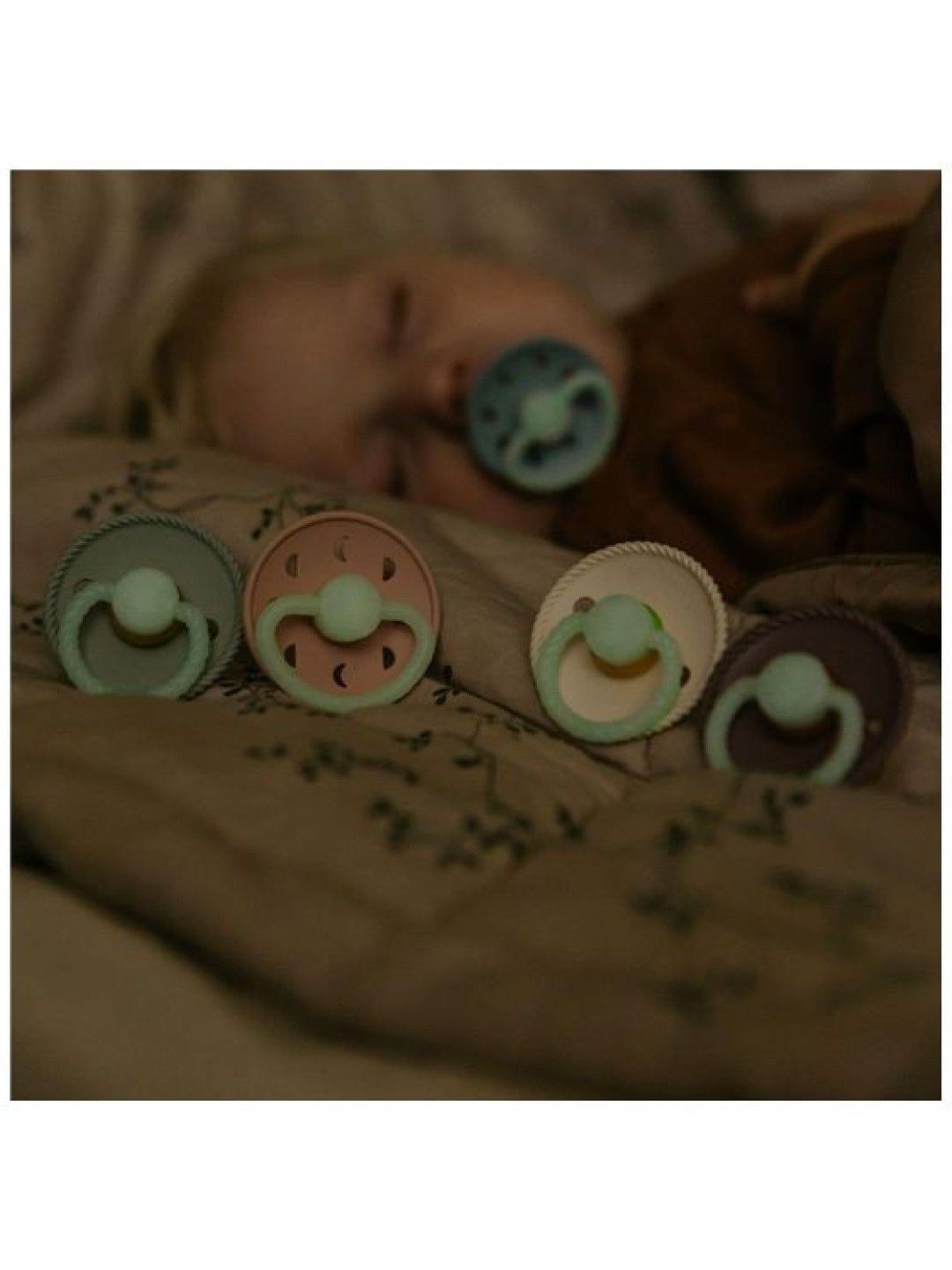 FRIGG Night Glow in the Dark Natural Rubber Baby Pacifier (Rope Sage- Image 3)
