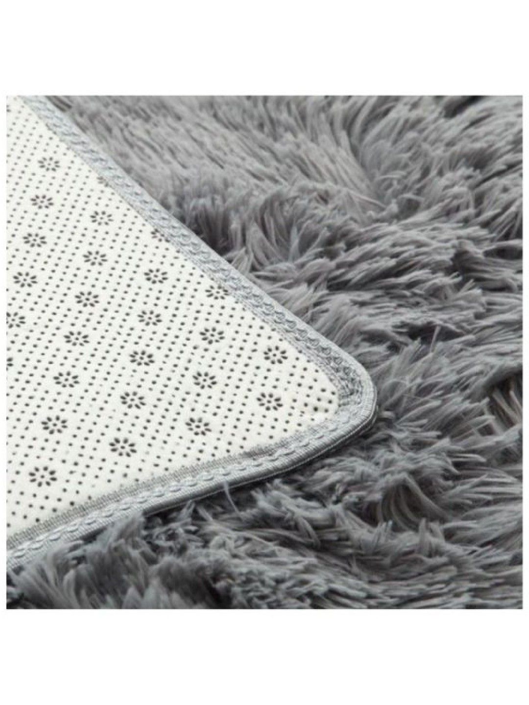 QT Hub Fluffy Antislip Rug Mat (Beige- Image 2)