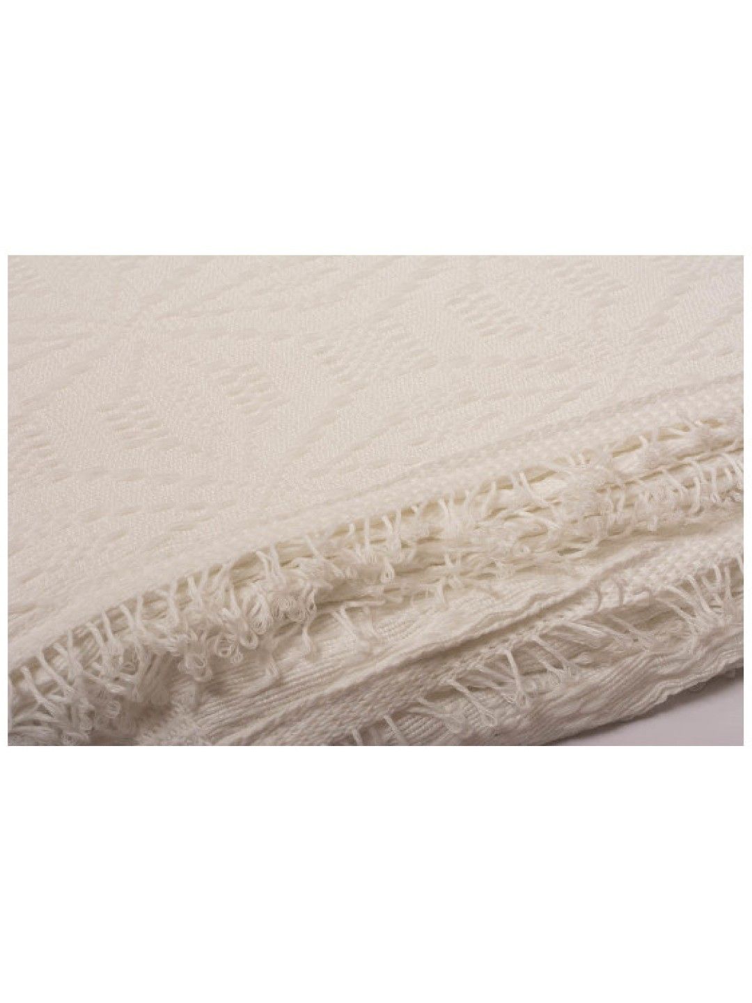 WVN Living Handwoven Blanket (White- Image 2)