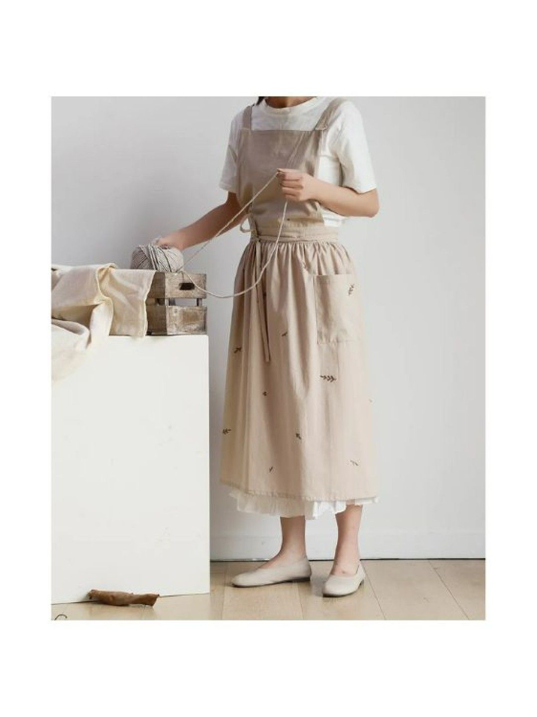 Mamei Waterproof Korean Mommy Apron - 100% Cotton w/ Embroidery (Beige- Image 2)