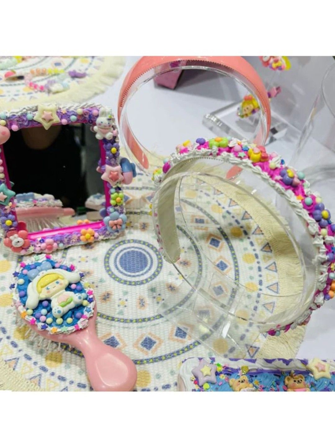 ARTKIDS DIY Hair Stylist Make Your Own Headband, Clips, Mirror and Comb (No Color- Image 2)