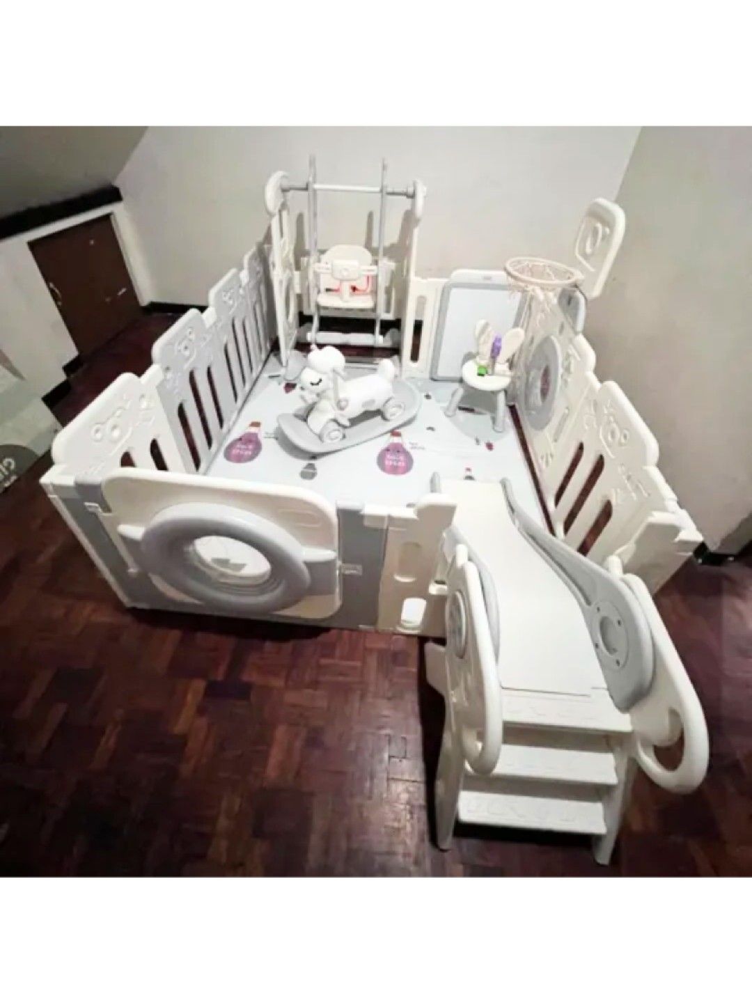 QT Hub Camera Playfence Toy Storage (No Color- Image 2)