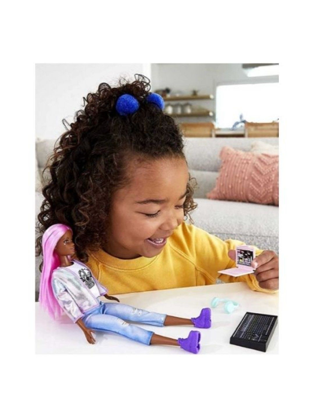 Barbie Career Of The Year 2021 Music Producer - Pink Hair (No Color- Image 3)
