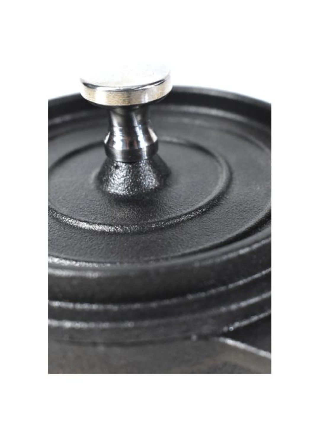 Sunbeams Lifestyle Slique Premium Cast Iron Round Casserole with Rubber Wood Base (10 cm) (No Color- Image 3)