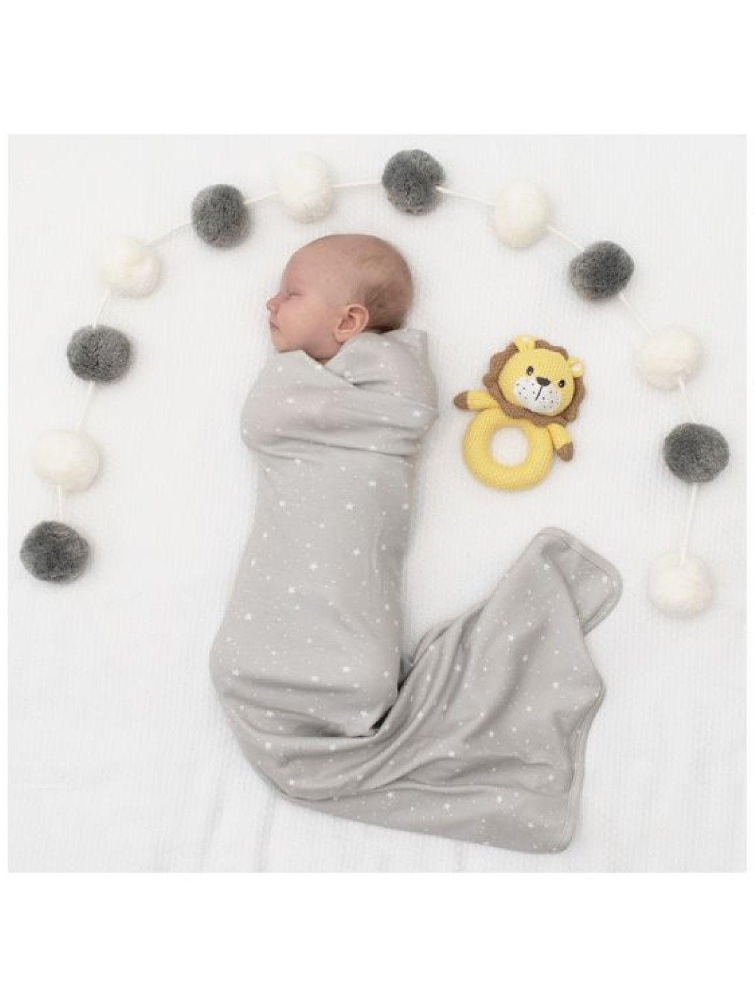 Living Textiles Jersey Swaddle & Rattle Gift Set - Stars/Lion (No Color- Image 4)