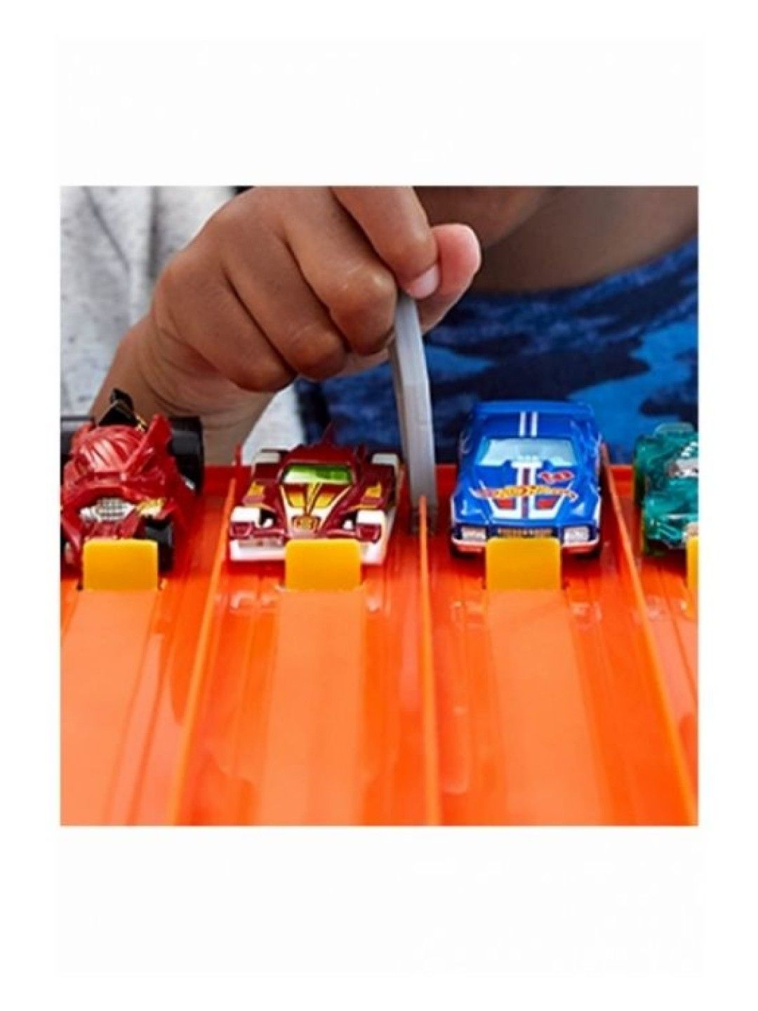 Hot Wheels 4-Lane Race with Fair Start Launcher and Checkered Flag (No Color- Image 4)