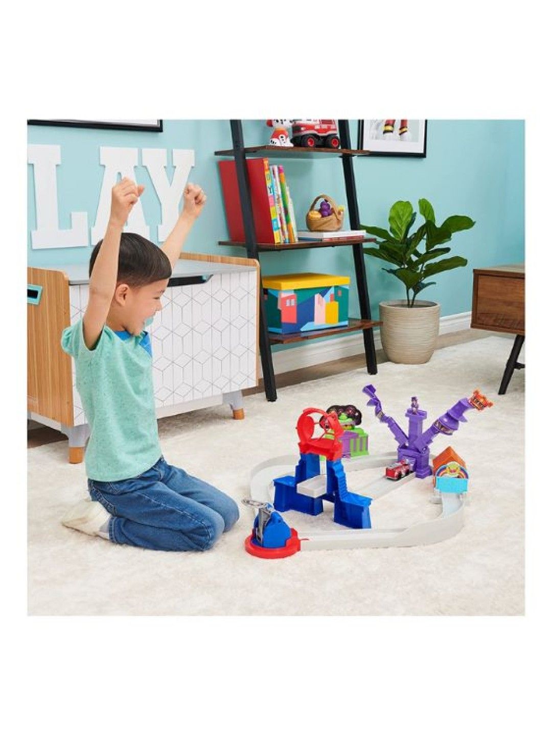 Paw Patrol True Metal Total City Rescue Movie Track Set with Exclusive Marshall Vehicle (No Color- Image 3)