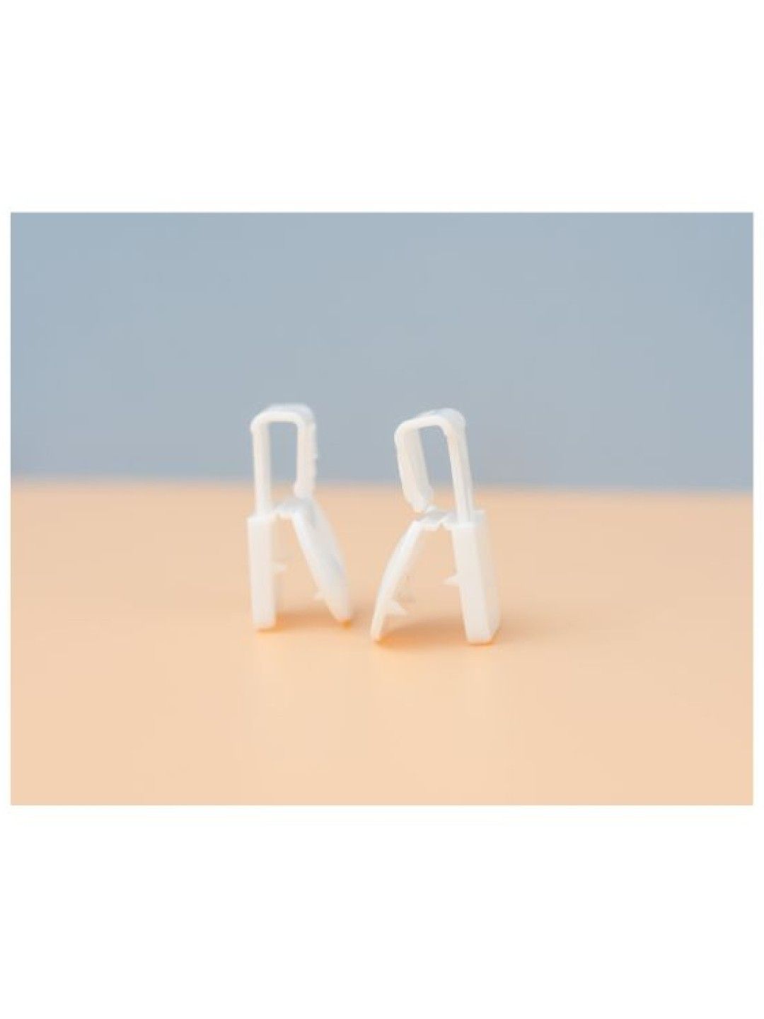 Bebeta Plastic Diaper Clamp (No Color- Image 4)