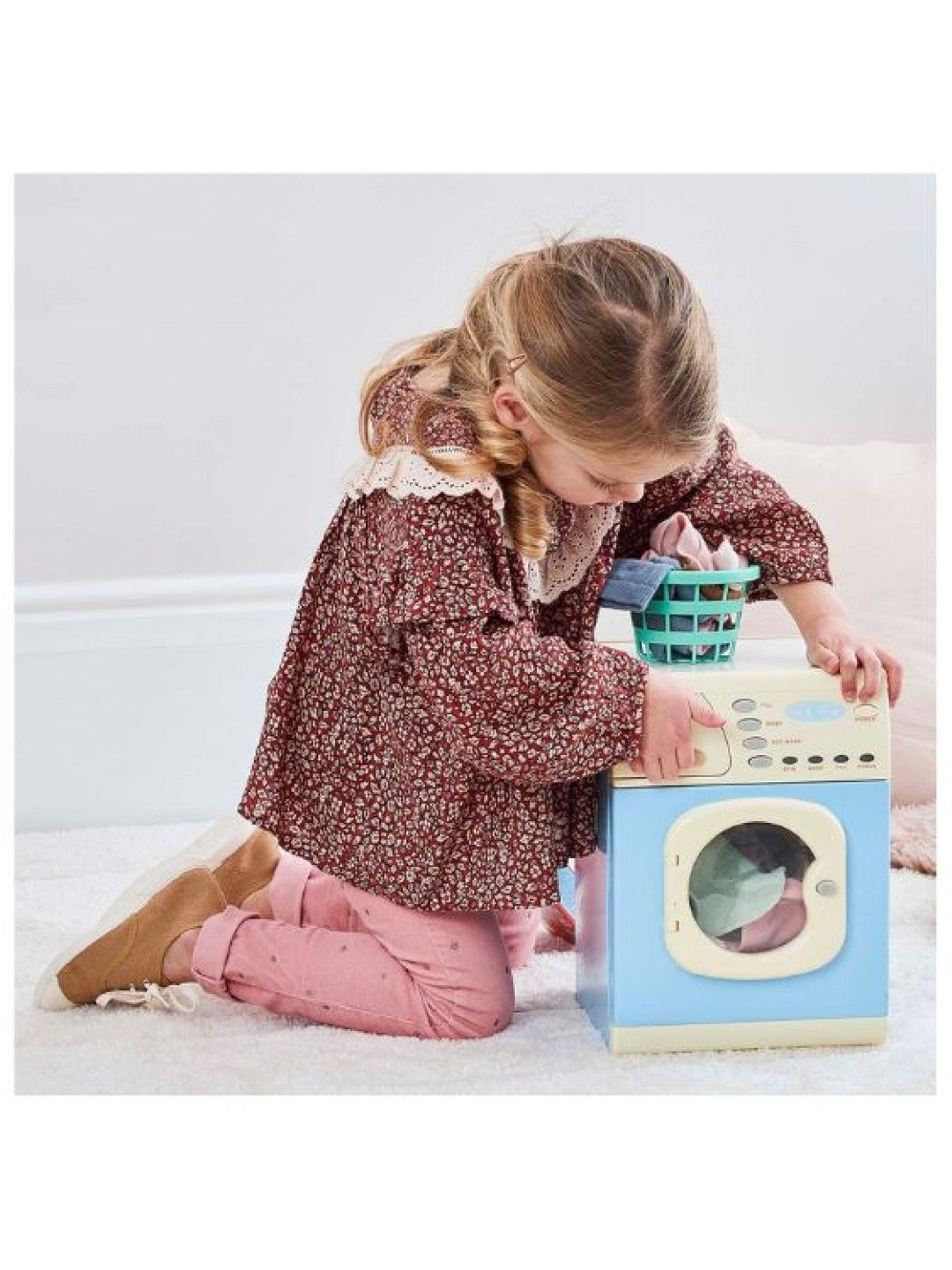 Casdon Electronic Washer with Realistic Toy Washing (No Color- Image 4)