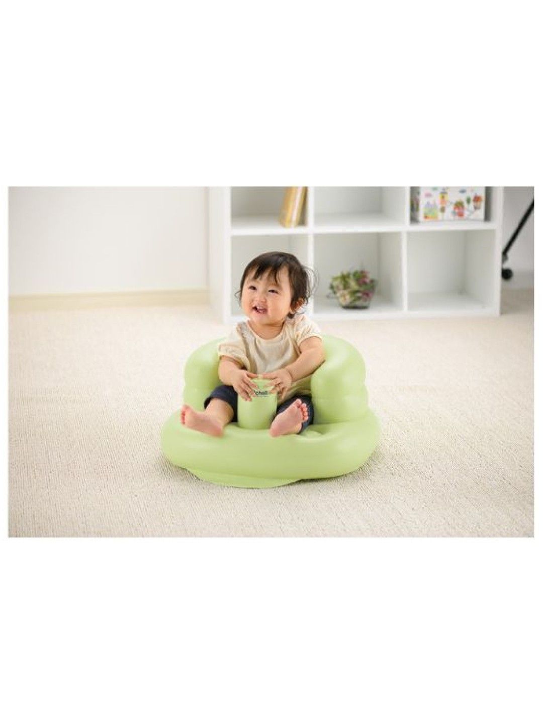 Richell Inflatable Airy Baby Chair (Green- Image 4)