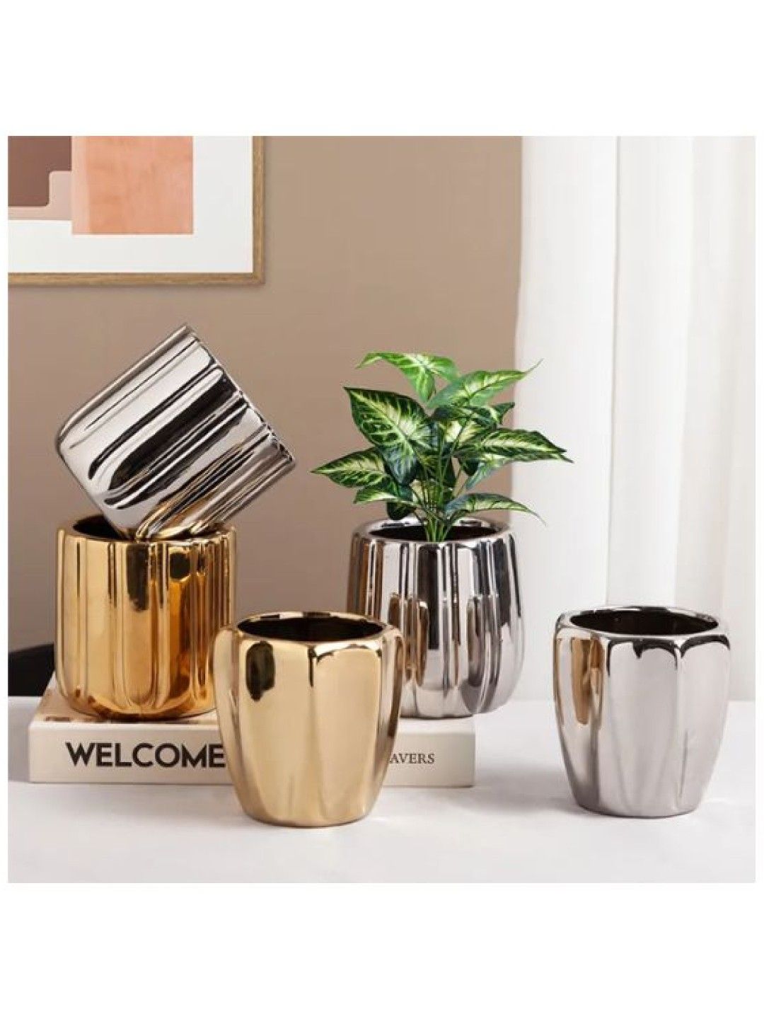 Scenti Nordic Modern Gold Plant Pots for Indoor or Outdoor use (Gold Lines- Image 3)