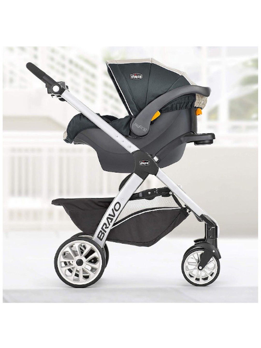 Chicco Bravo Travel System with Child Tray (Meridian- Image 2)