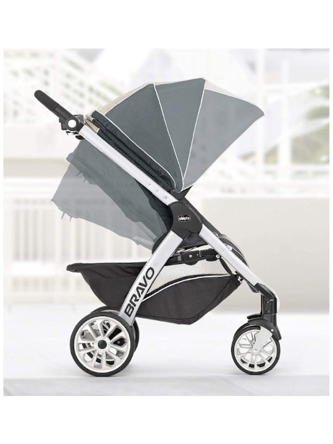 Chicco Bravo Travel System with Child Tray (Meridian- Image 3)