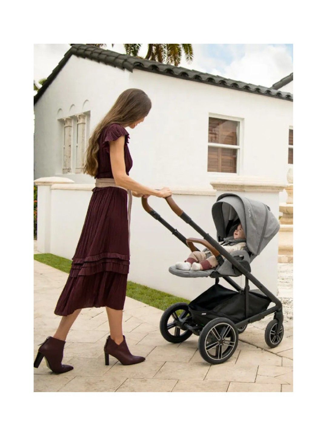 Nuna Mixx Next Stroller (Caviar- Image 4)