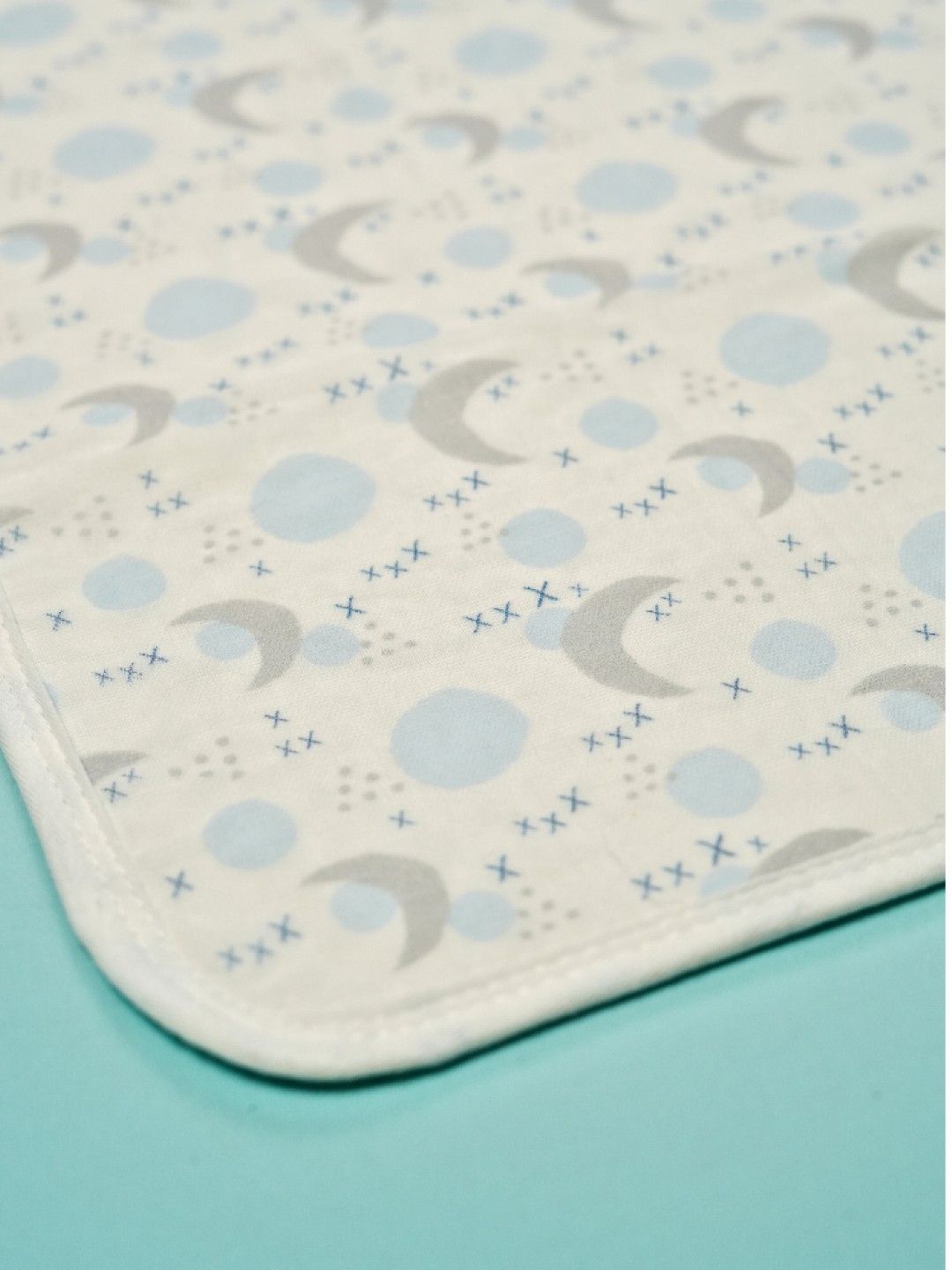 bean Ava Waterproof Baby Mat Moon (No Color- Image 2)