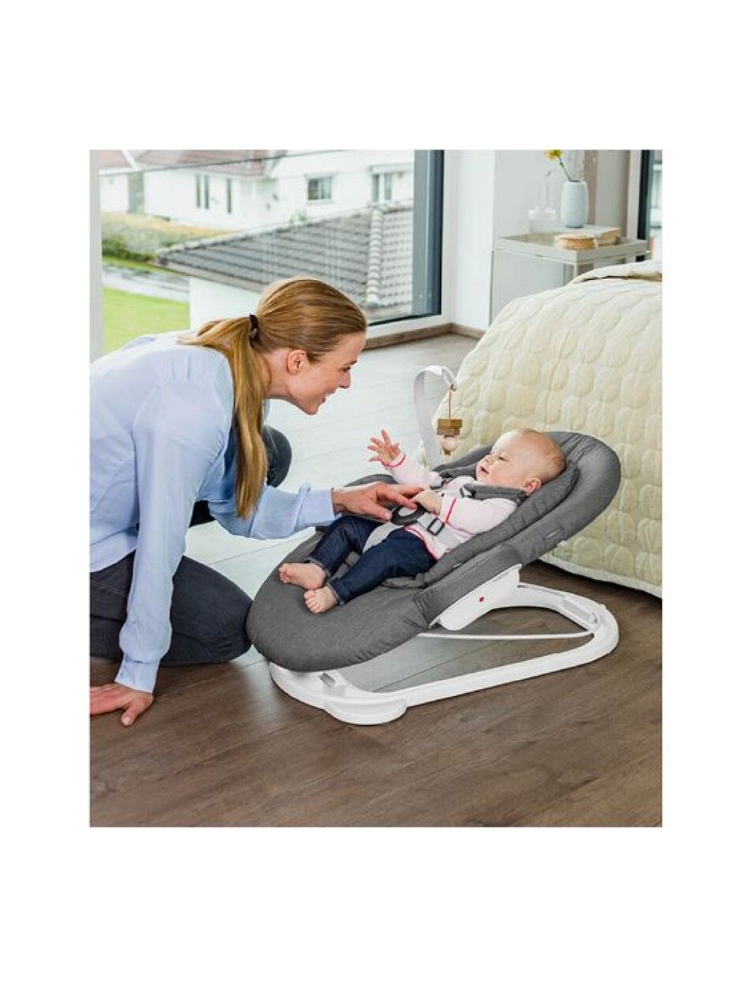 Stokke® Steps™ Bouncer (Deep Grey White Chassis- Image 3)