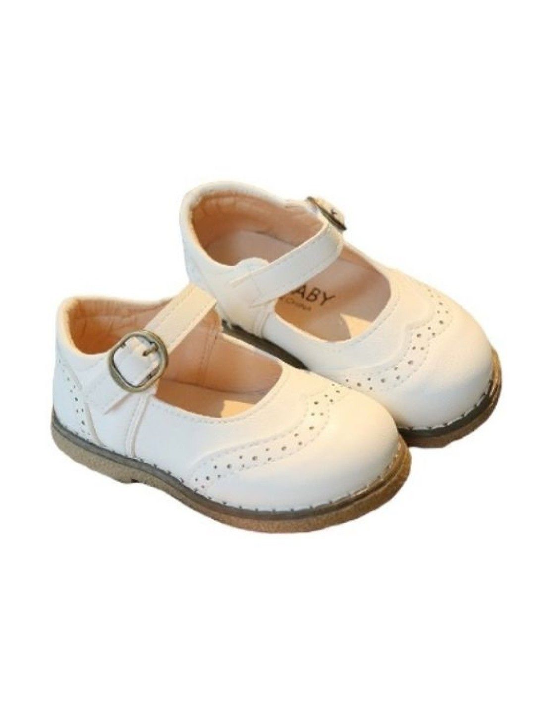 Seams 195 Claire Close Shoes (White- Image 1)