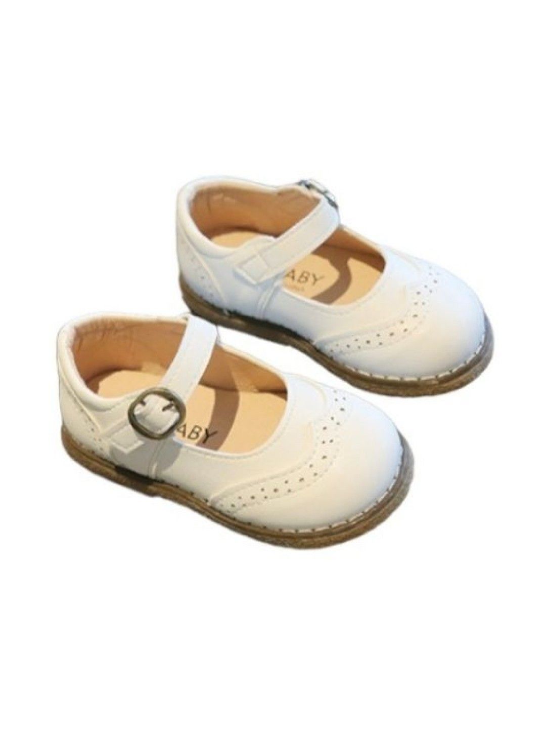 Seams 195 Claire Close Shoes (White- Image 2)