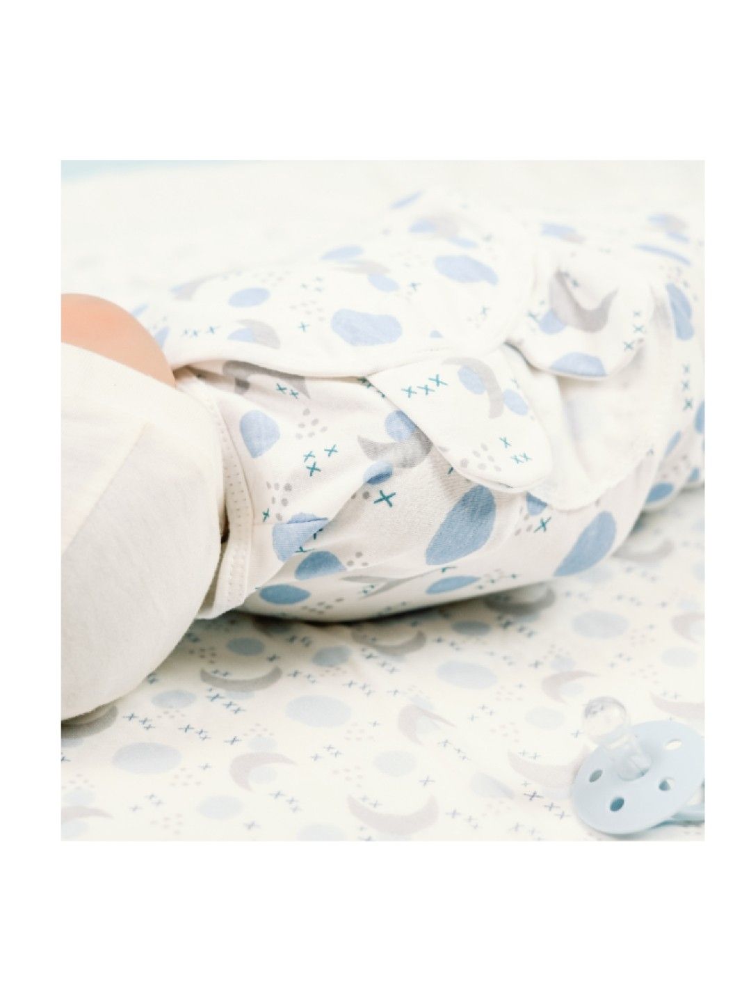 bean Ava Swaddle Velcro Wrap Moon (Moon- Image 3)