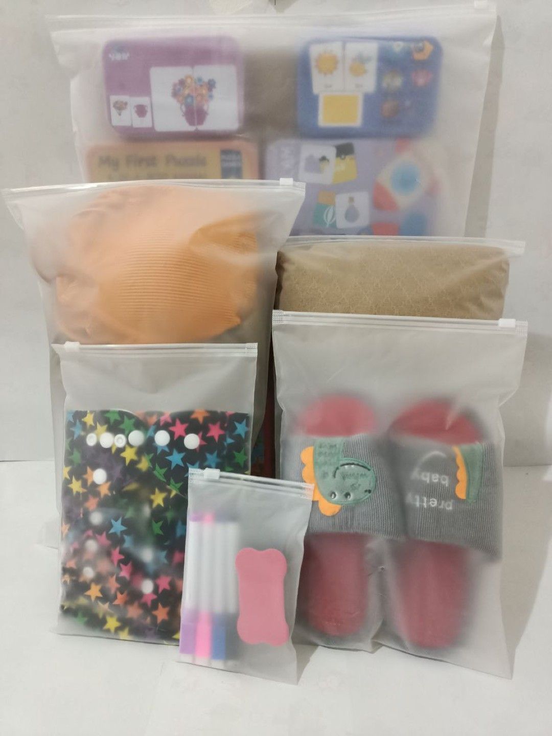 QT Hub Frosted Resealable Bags (25 pcs, 20x28cm) (No Color- Image 1)