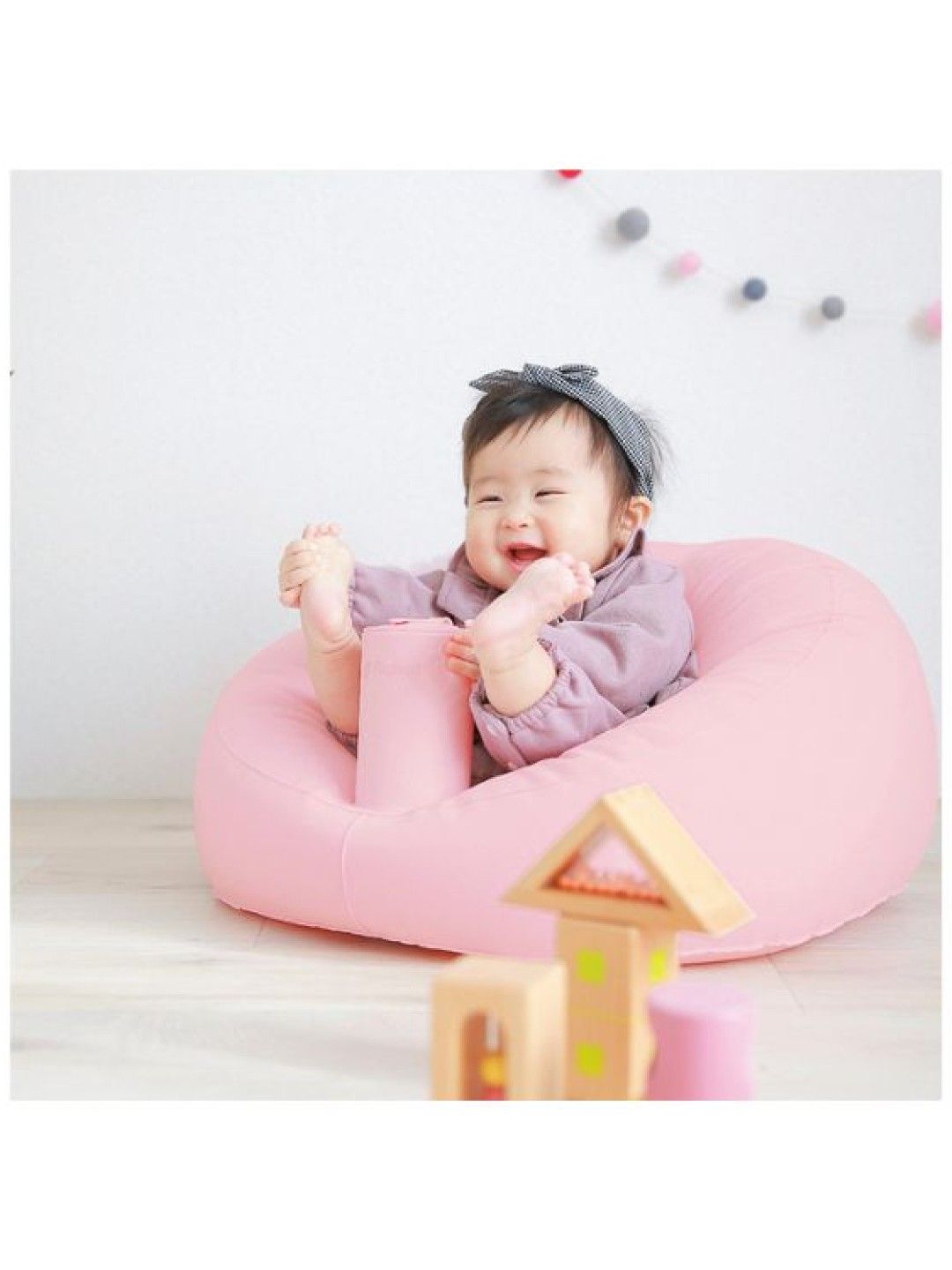 Richell Soft Baby sofa (Pink- Image 2)