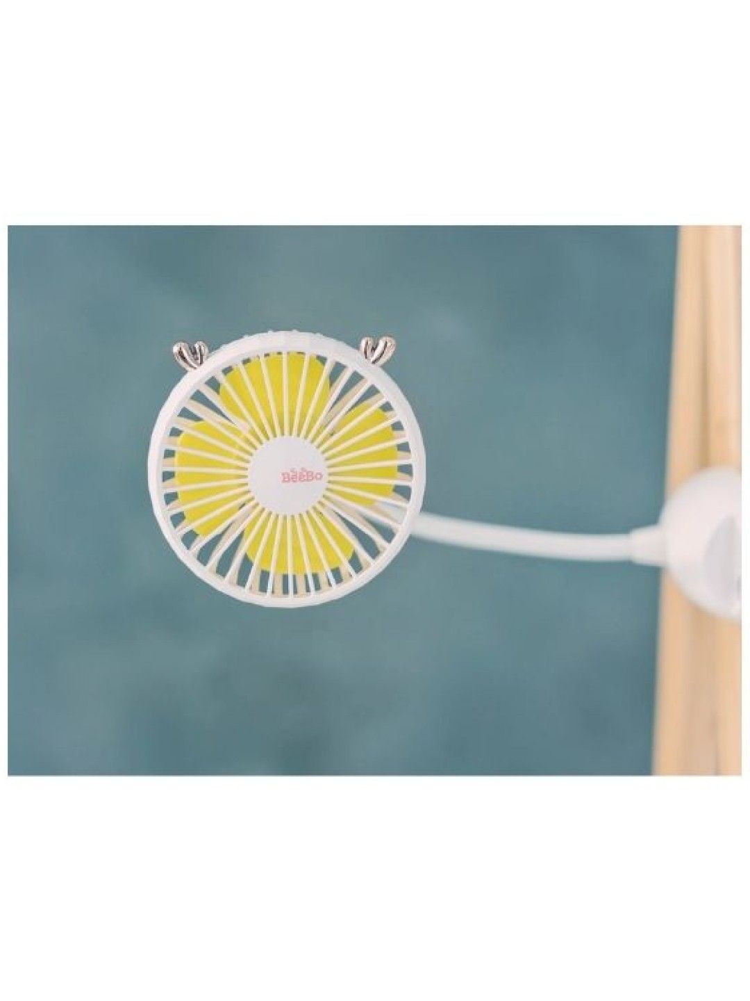 Beebo Portable Rechargeable Fan Version 2.0 (Snow- Image 2)