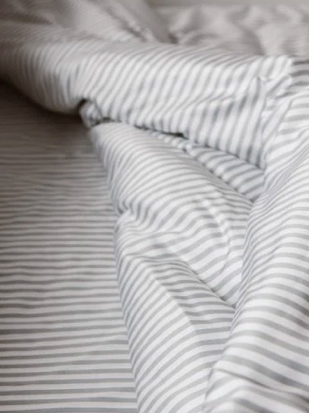 Linen & Homes Bamboo Luxury Duvet Cover (Smoke Stripes- Image 2)