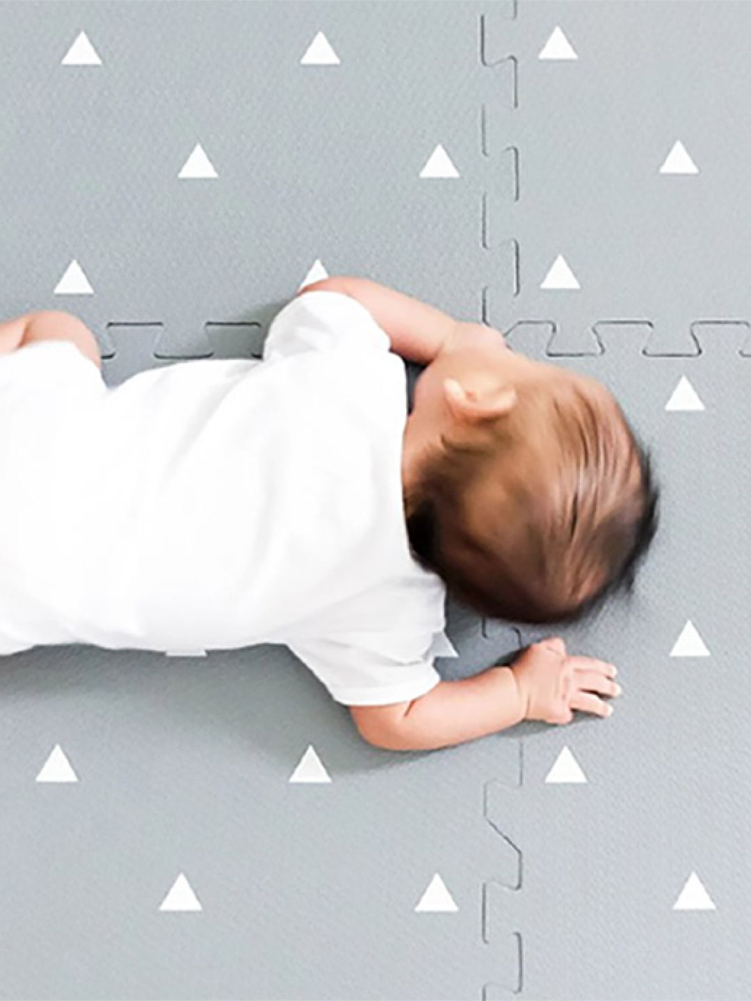 Bonjour Baby Minimalist Triangle Luxe Mat (Grey- Image 2)