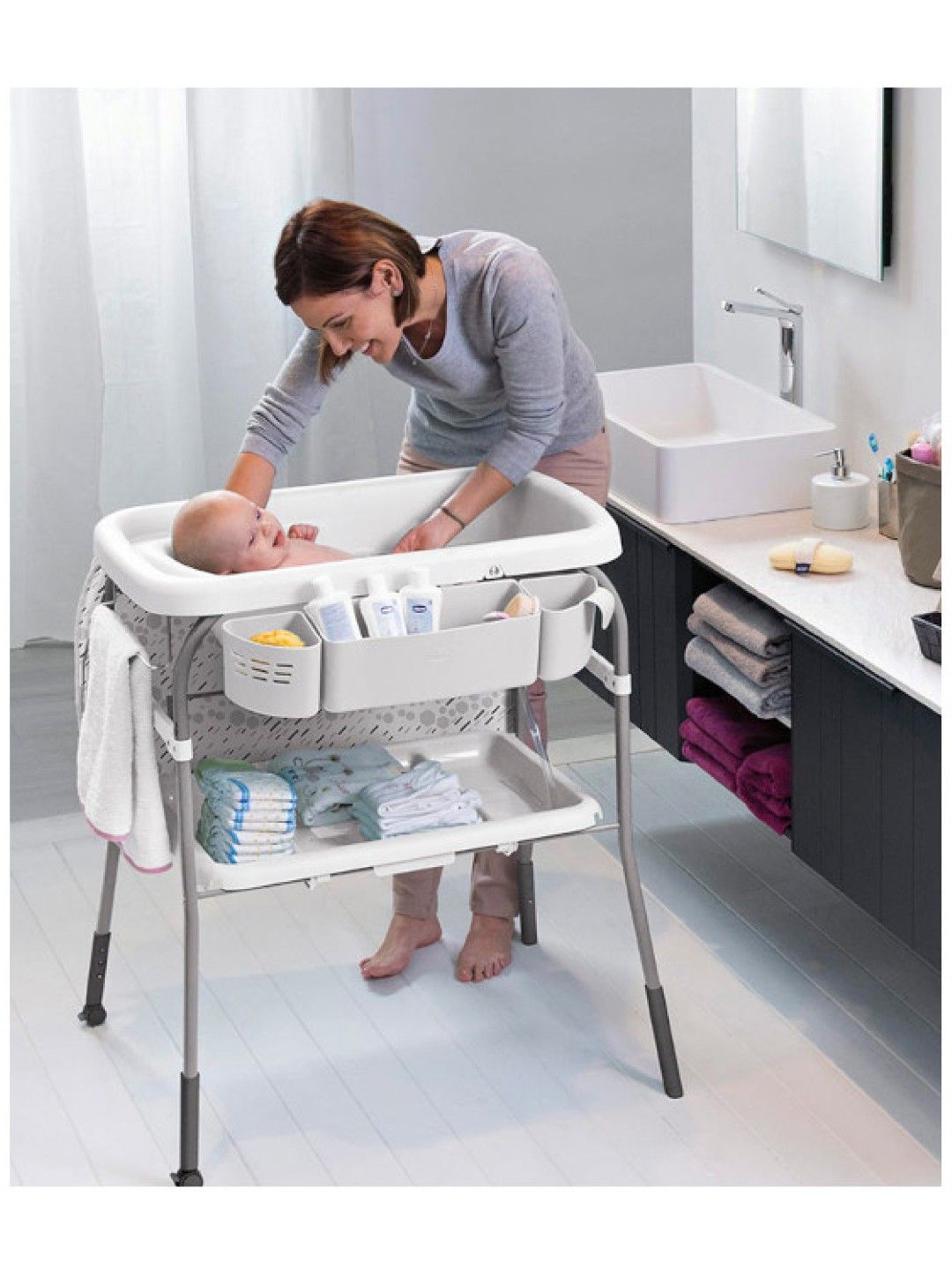 Chicco Cuddle & Bubble Comfort Baby Tub and Changing Station (Cool Grey- Image 4)