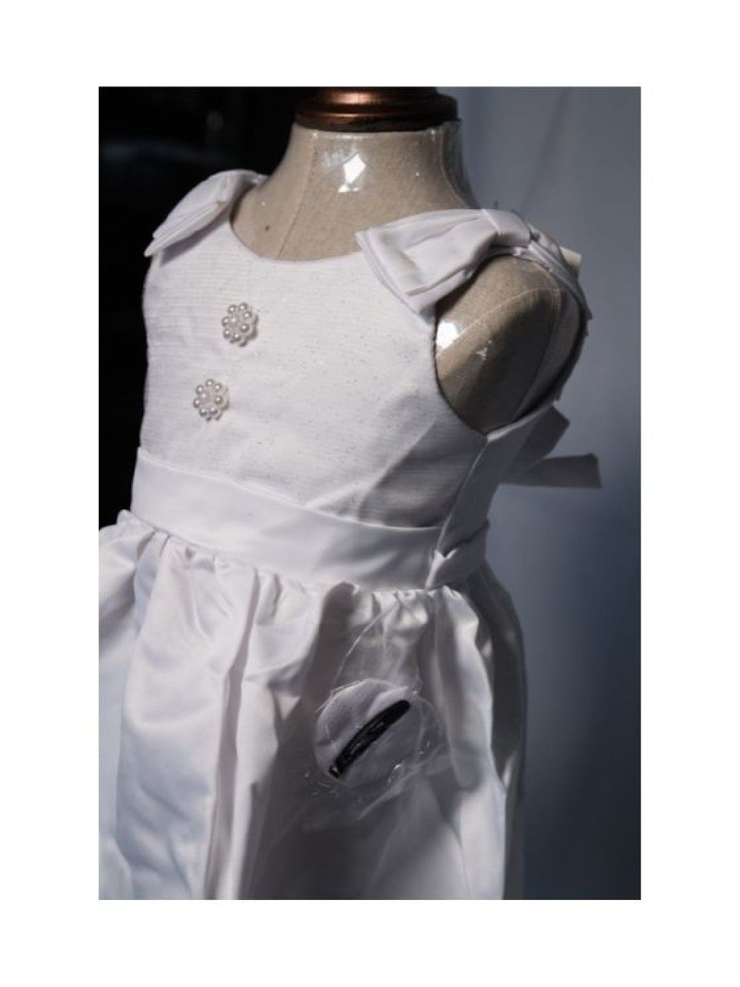 Bebeta Formal Dress (Ribbon Sleeveless) (White- Image 4)