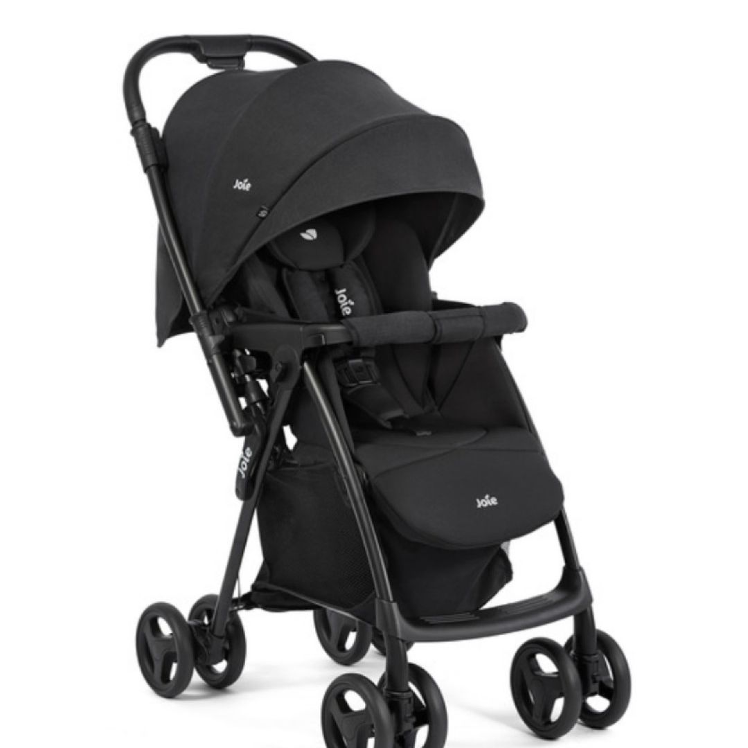 the family joolz Hub2 Compact Mid-Sized Stroller with Reversible Seat, One-Hand Fold | Car seat compatible stroller with all-terrain wheels, XL basket, UPF 50+ canopy and newborn-ready recline Color:Color5 With the bassinet attached CheckoutSpec= Large 100% Aircraft MIPS full-face